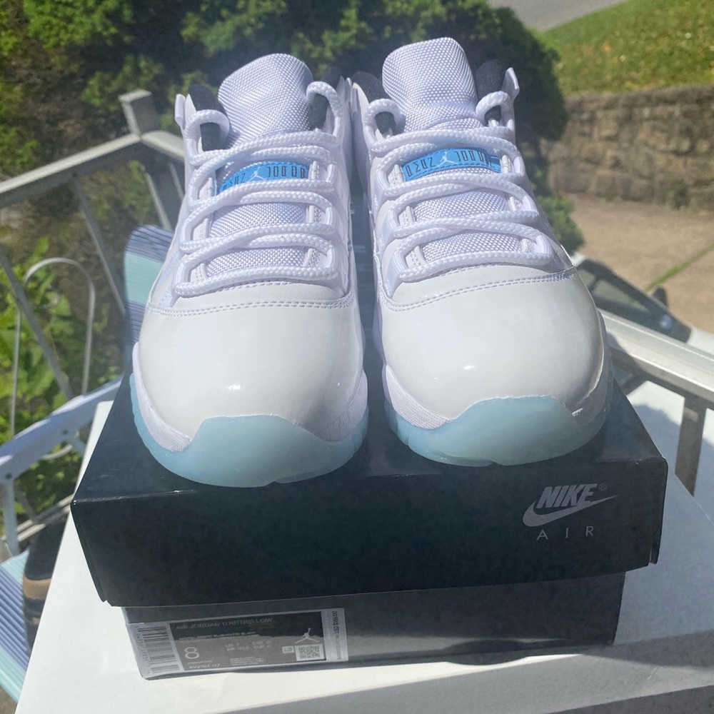 Jordan 11 low legend blue
